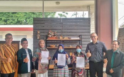 Penyerahan Sertifikat Halal Gratis dari Badan Penyelenggara Jaminan Produk Halal (BPJH) bagi Pelaku UMKM Kota Pasuruan