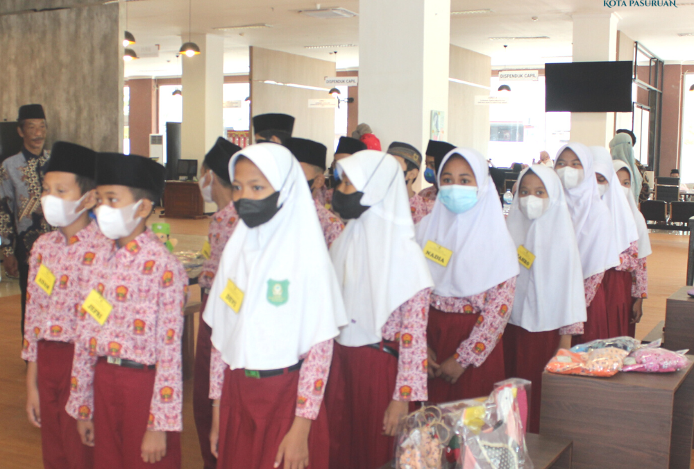 Kegiatan Outing Class (Pembelajaran diluar kelas) siswa-siswi MI-SD Muhamadiyah 1 Kota Pasuruan mengunjungi Mall Pelayanan Publik Kota Pasuruan